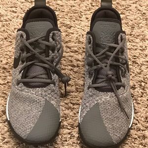 New Nike LEBRON WITNESS II Size 10